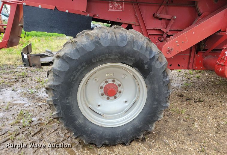 image for item DG0664 1987 Case IH 1660 Axial-Flow combine