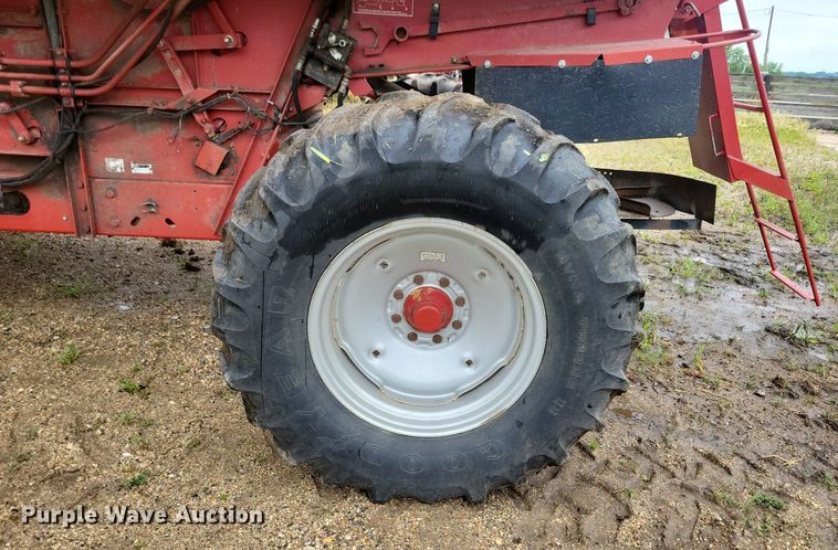 image for item DG0664 1987 Case IH 1660 Axial-Flow combine