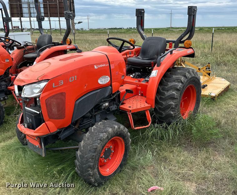 image for item DK6531 Kubota L3301D MFWD tractor