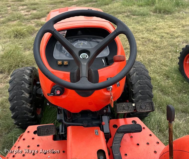 image for item DK6531 Kubota L3301D MFWD tractor