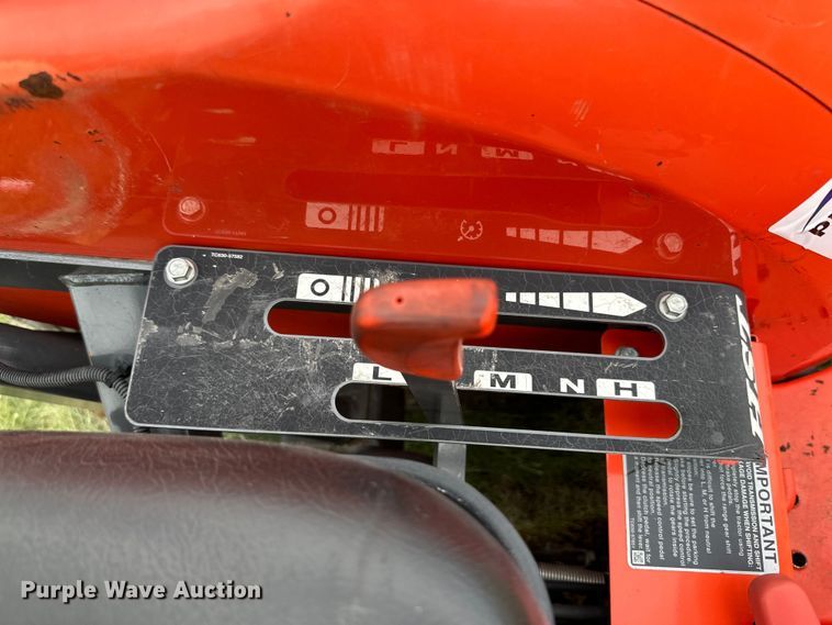 image for item DK6531 Kubota L3301D MFWD tractor