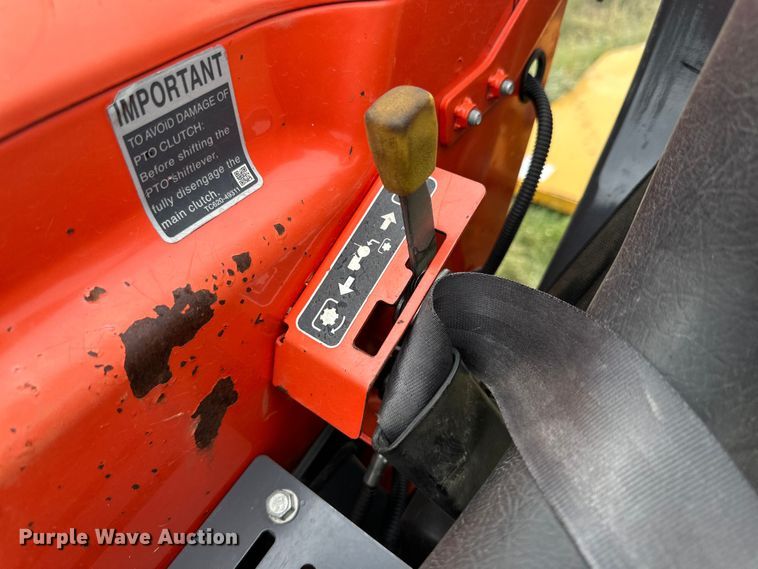 image for item DK6531 Kubota L3301D MFWD tractor