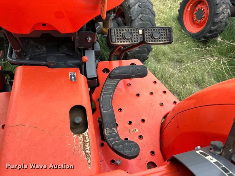 image for item DK6531 Kubota L3301D MFWD tractor