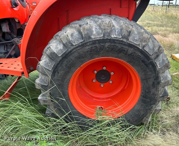 image for item DK6531 Kubota L3301D MFWD tractor