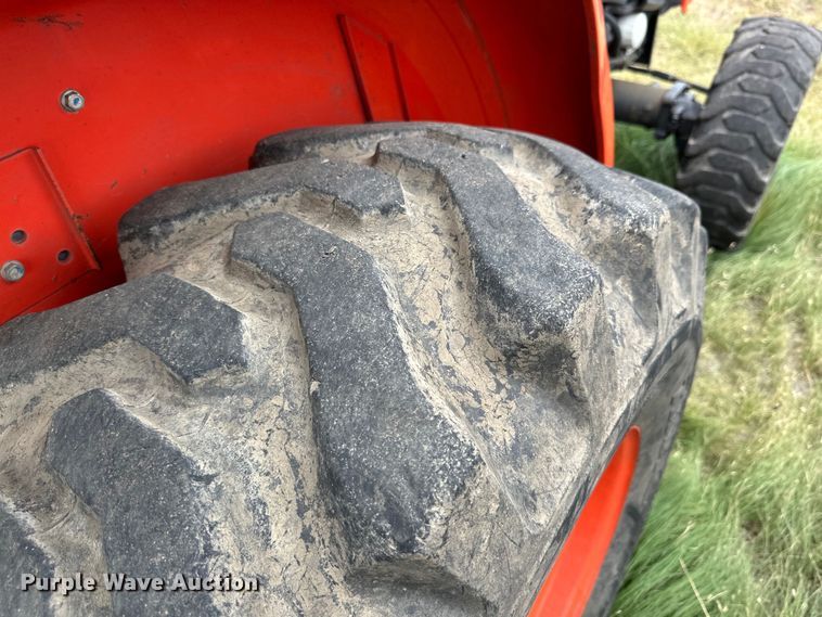 image for item DK6531 Kubota L3301D MFWD tractor