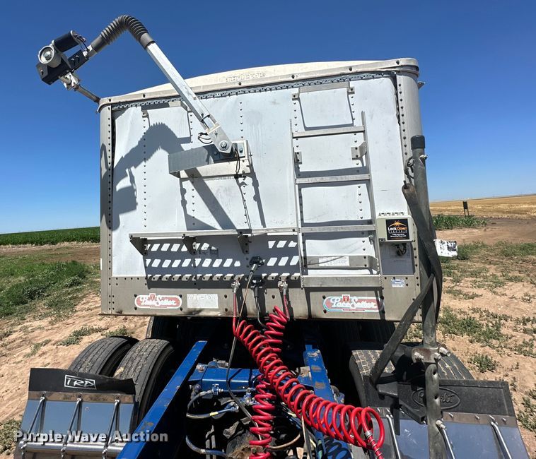 image for item DK6690 1993 Wilson DWH-200 grain trailer