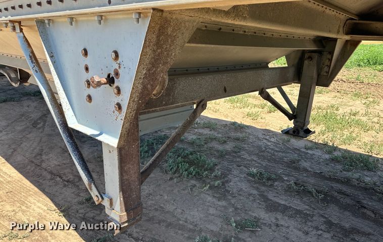 image for item DK6690 1993 Wilson DWH-200 grain trailer