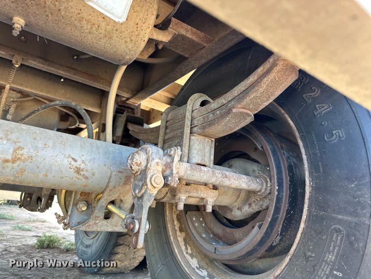 image for item DK6690 1993 Wilson DWH-200 grain trailer