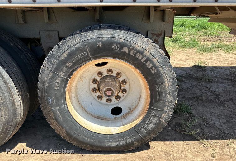 image for item DK6690 1993 Wilson DWH-200 grain trailer