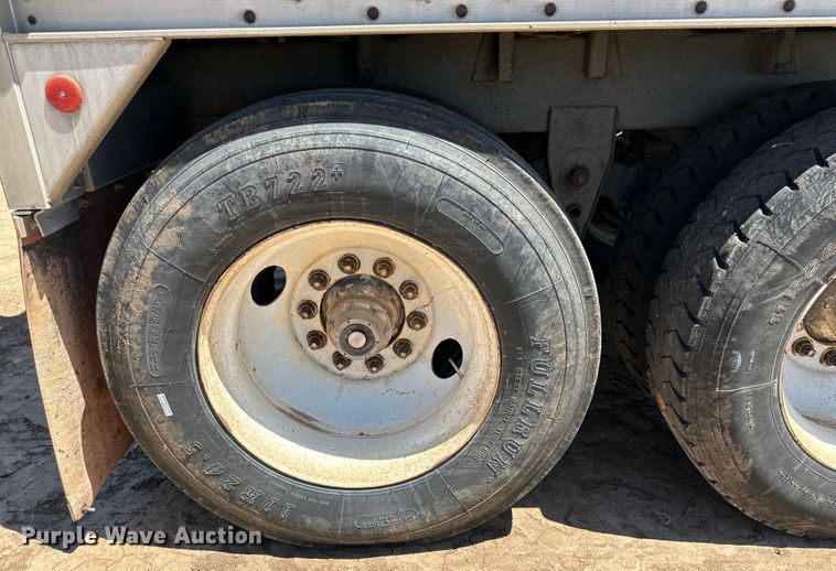 image for item DK6690 1993 Wilson DWH-200 grain trailer