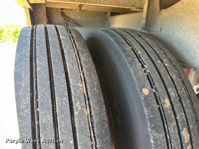 image for item DK6690 1993 Wilson DWH-200 grain trailer