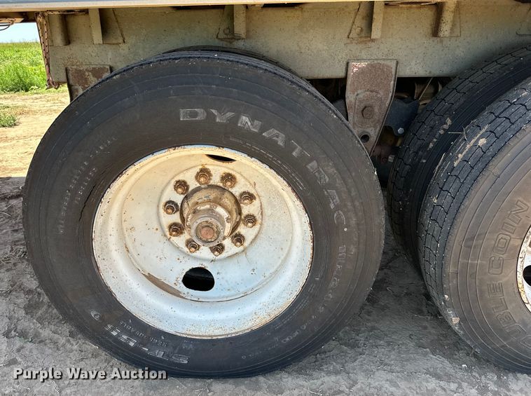 image for item DK6690 1993 Wilson DWH-200 grain trailer