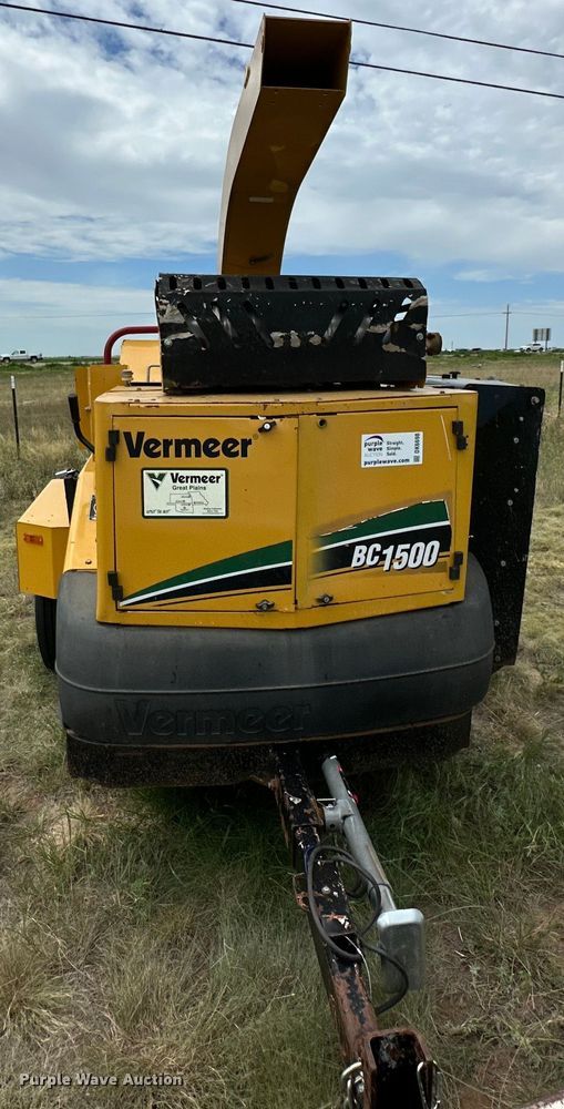 image for item DK6698 2017 Vermeer BC1500 wood chipper