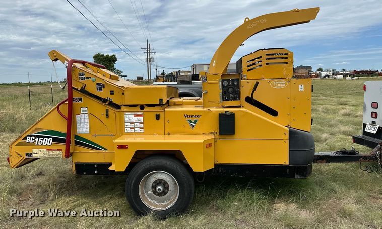 image for item DK6698 2017 Vermeer BC1500 wood chipper
