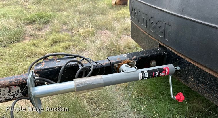 image for item DK6698 2017 Vermeer BC1500 wood chipper