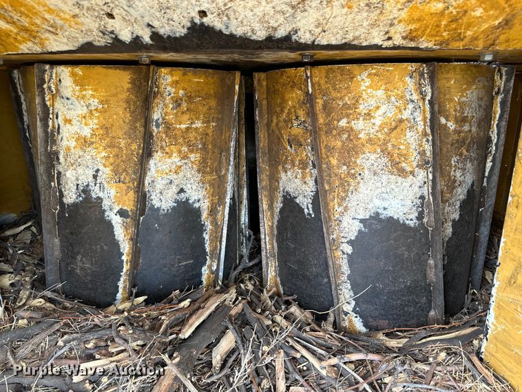 image for item DK6698 2017 Vermeer BC1500 wood chipper