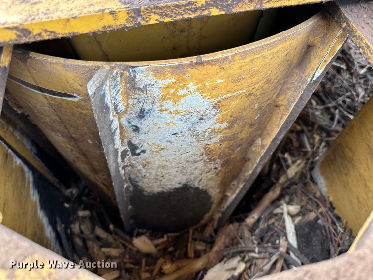 image for item DK6698 2017 Vermeer BC1500 wood chipper