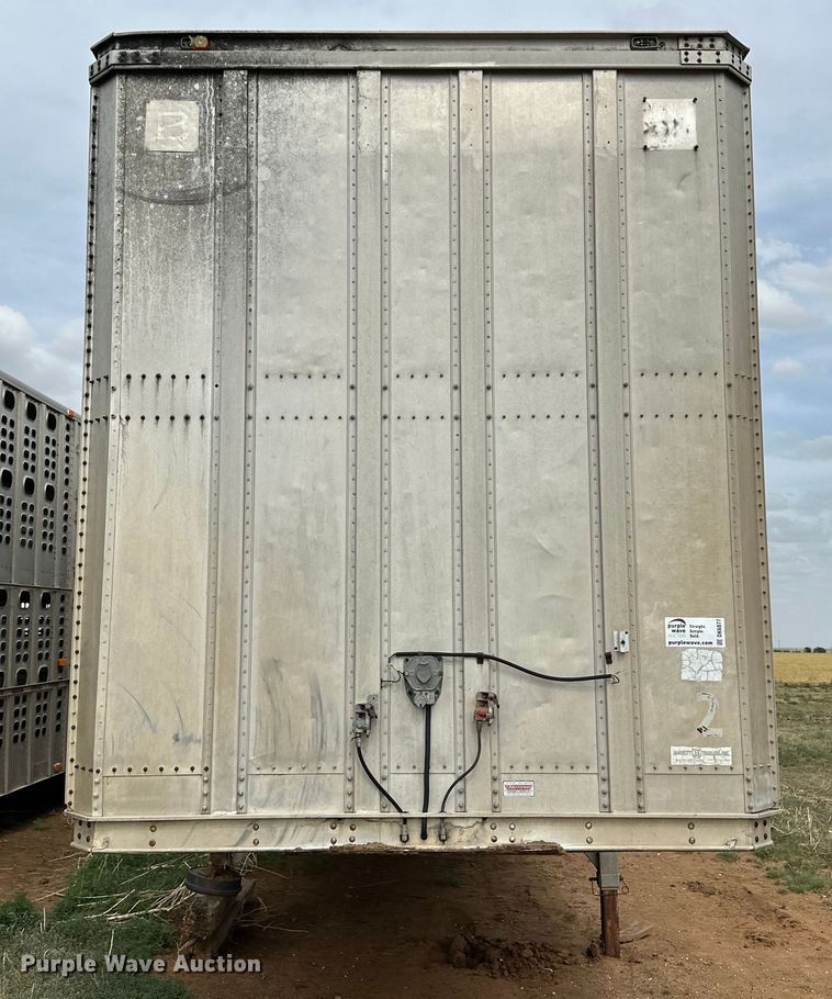 image for item DK6877 1977 Barrett livestock trailer