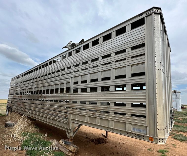 image for item DK6877 1977 Barrett livestock trailer