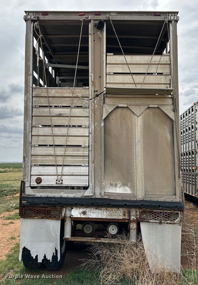image for item DK6877 1977 Barrett livestock trailer