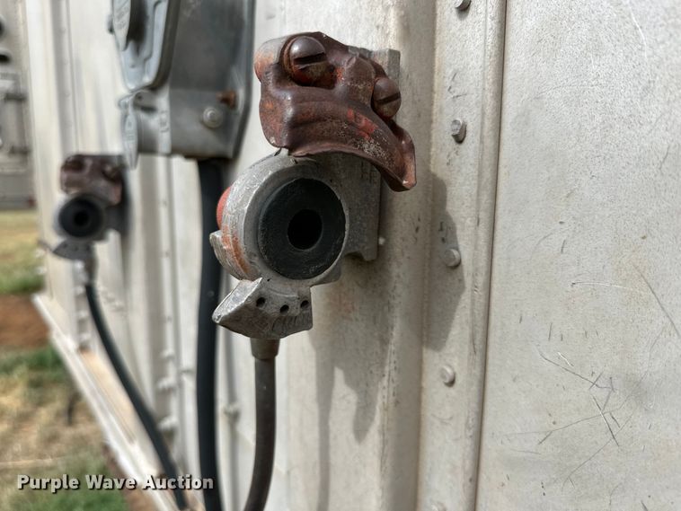 image for item DK6877 1977 Barrett livestock trailer