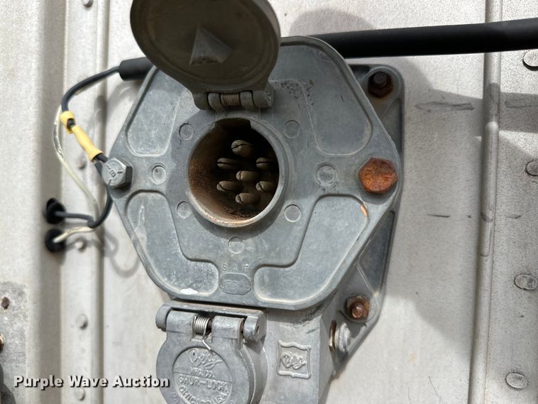 image for item DK6877 1977 Barrett livestock trailer