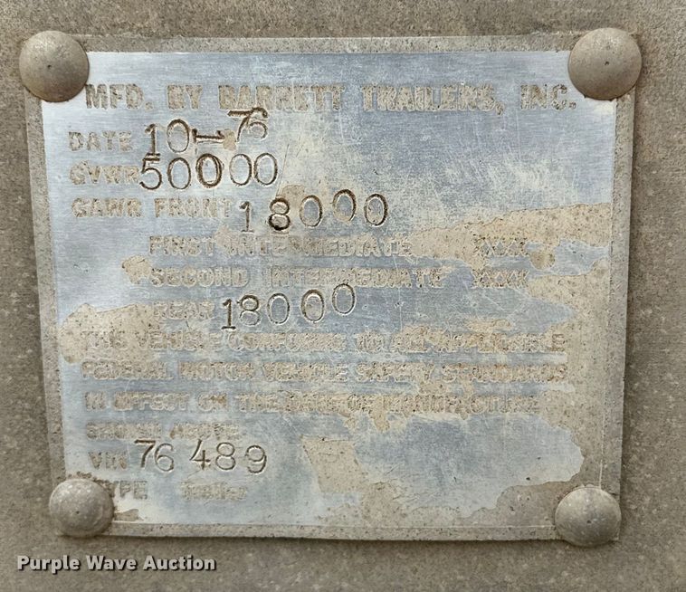 image for item DK6877 1977 Barrett livestock trailer