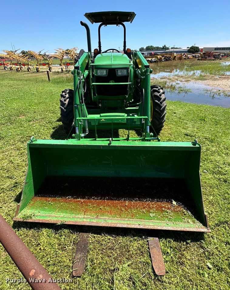 image for item DO6960 2015 John Deere  5075E MFWD tractor