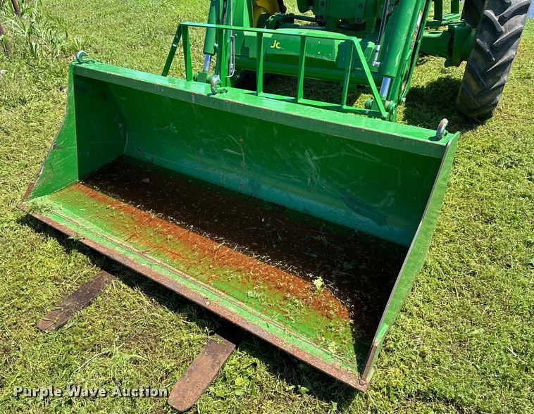 image for item DO6960 2015 John Deere  5075E MFWD tractor