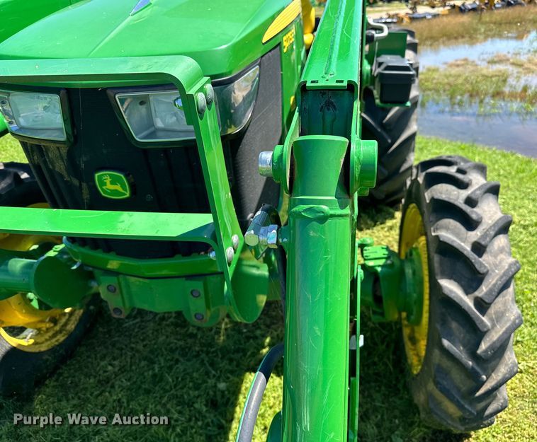 image for item DO6960 2015 John Deere  5075E MFWD tractor