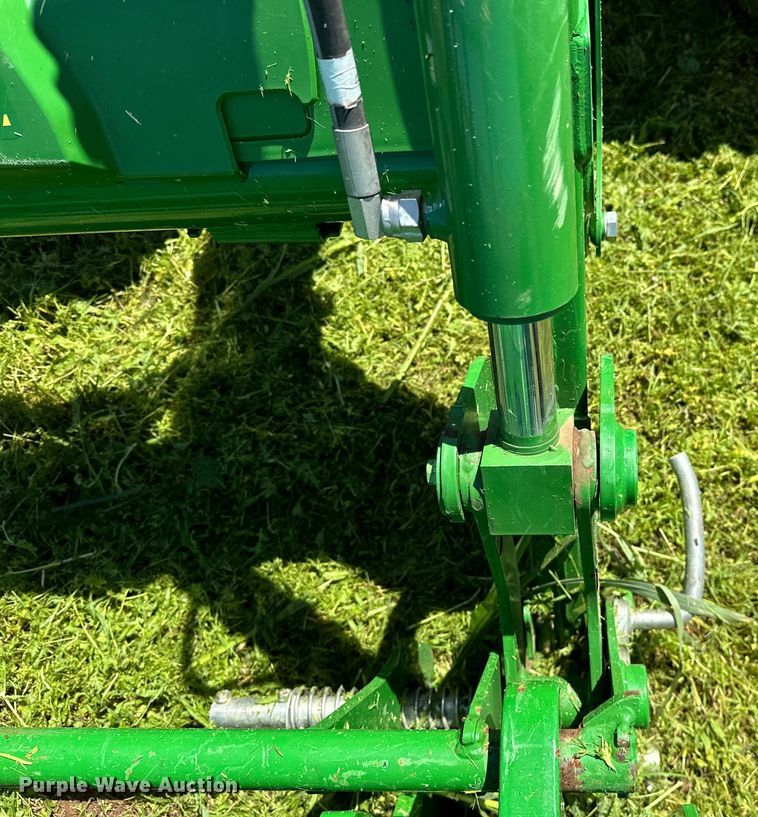 image for item DO6960 2015 John Deere  5075E MFWD tractor