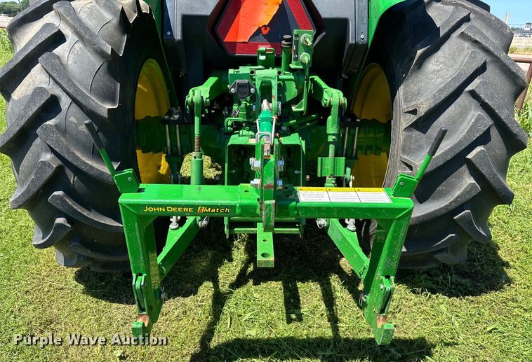 image for item DO6960 2015 John Deere  5075E MFWD tractor