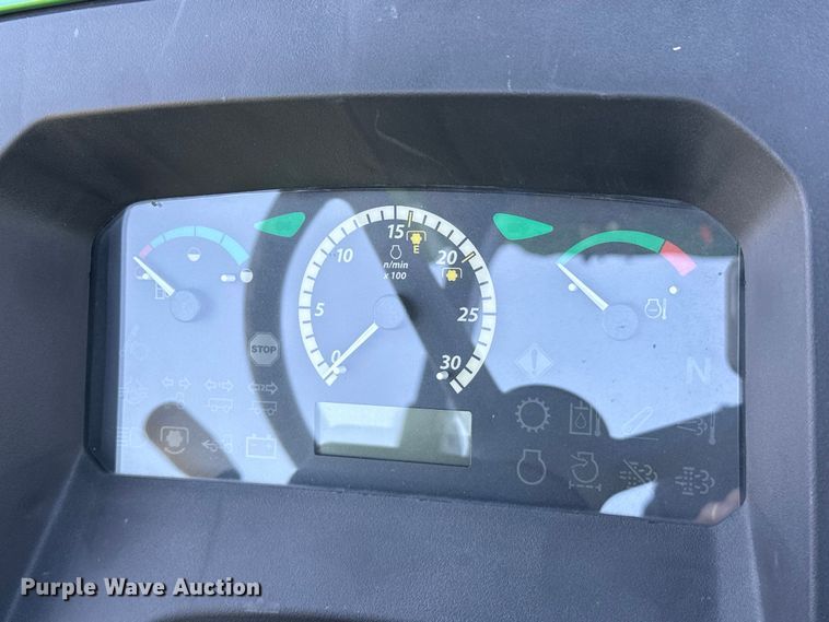 image for item DO6960 2015 John Deere  5075E MFWD tractor