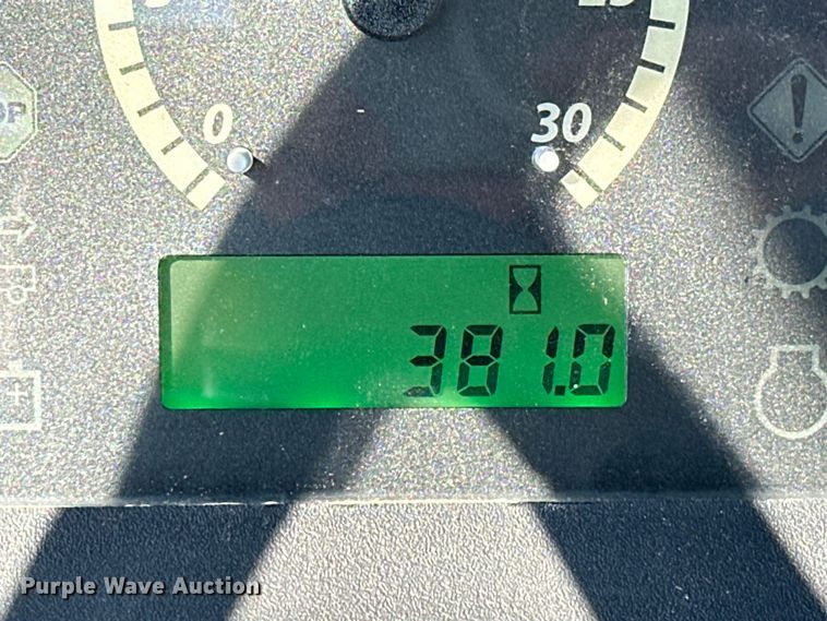 image for item DO6960 2015 John Deere  5075E MFWD tractor