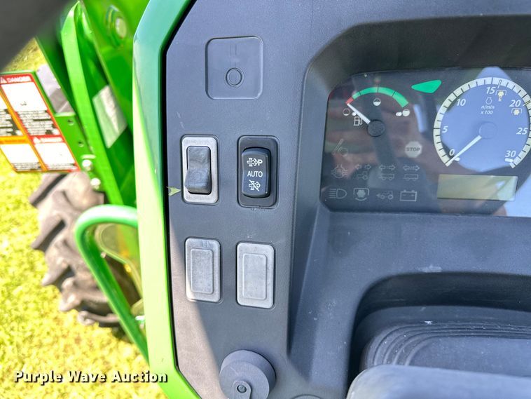 image for item DO6960 2015 John Deere  5075E MFWD tractor