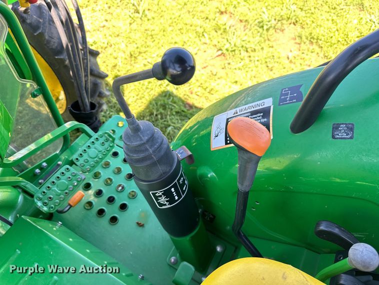 image for item DO6960 2015 John Deere  5075E MFWD tractor