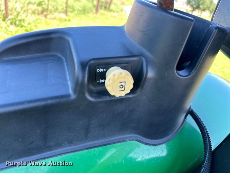 image for item DO6960 2015 John Deere  5075E MFWD tractor