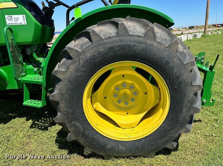 image for item DO6960 2015 John Deere  5075E MFWD tractor