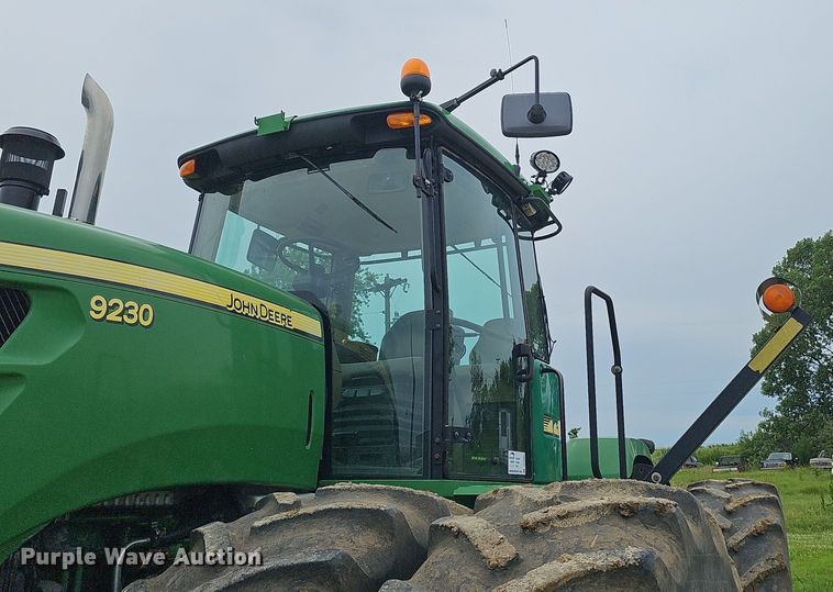 image for item DP0995 2009 John Deere 9230 4WD tractor
