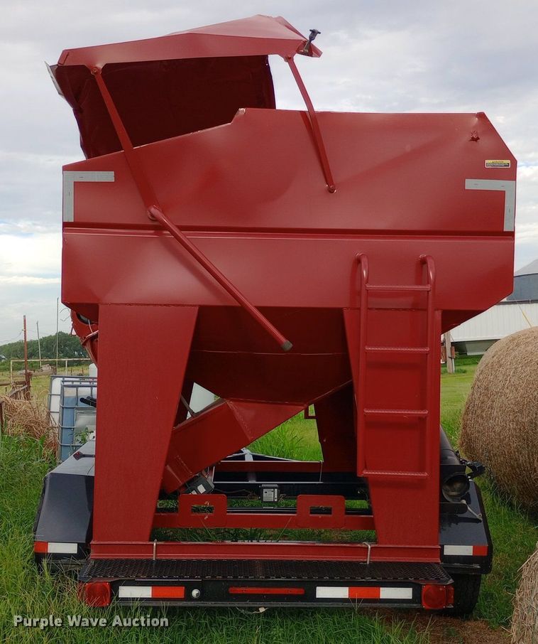 image for item DP1198 2022 Patriot 220 seed tender
