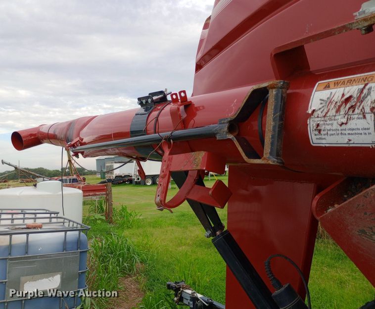 image for item DP1198 2022 Patriot 220 seed tender