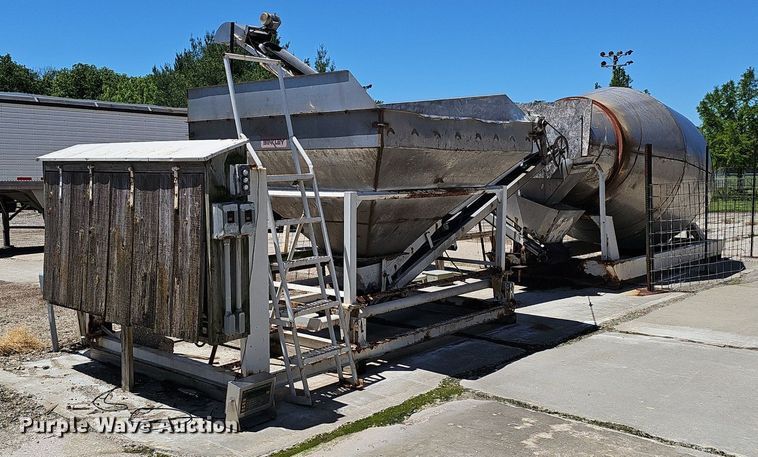 image for item DP6459 Binkley fertilizer mixer