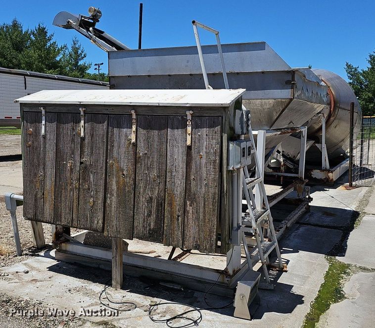 image for item DP6459 Binkley fertilizer mixer