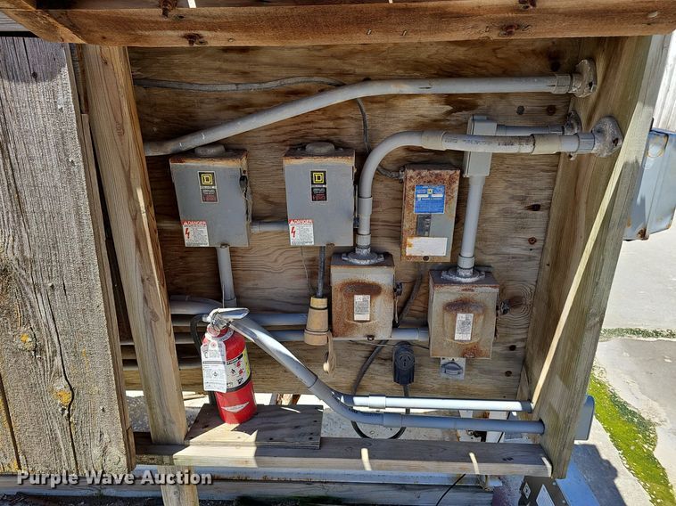 image for item DP6459 Binkley fertilizer mixer