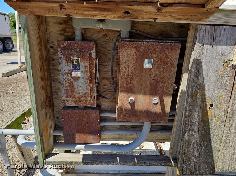 image for item DP6459 Binkley fertilizer mixer