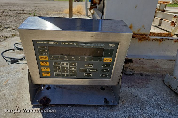 image for item DP6459 Binkley fertilizer mixer