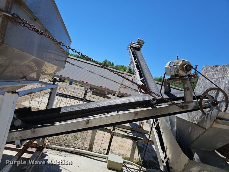 image for item DP6459 Binkley fertilizer mixer