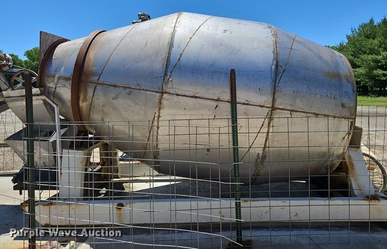 image for item DP6459 Binkley fertilizer mixer