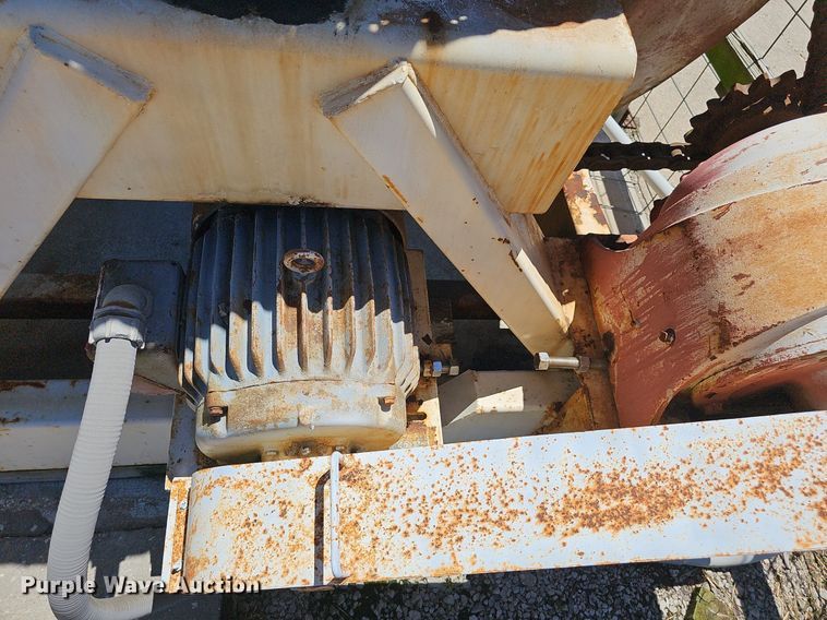 image for item DP6459 Binkley fertilizer mixer