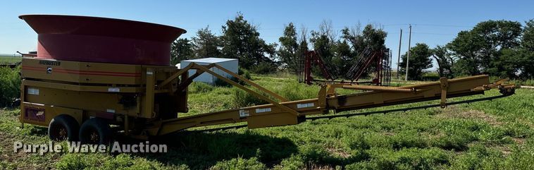 image for item DQ6841 HayBuster H1100 bale processor